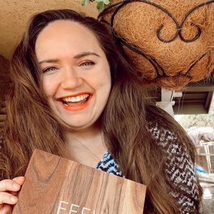 Meet your Posher, Leah